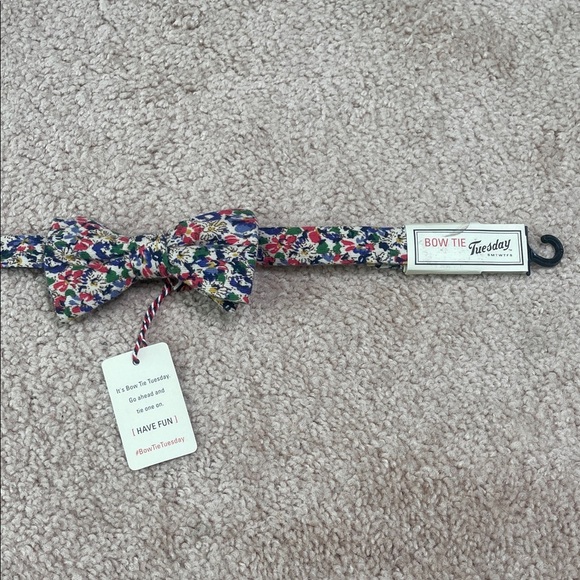 bow tie tuesday Other - NWT Bow Tie Tuesday Multicolor Floral Bow Tie